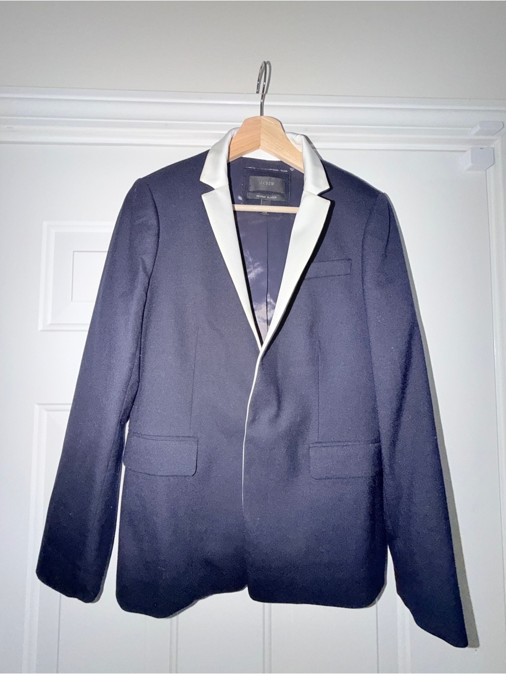 J.Crew Regent Blazer 8P Navy Wool Tuxedo Jacket with White Shawl Collar. Sz L